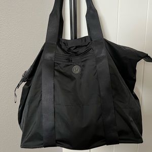 Lululemon black tote bag